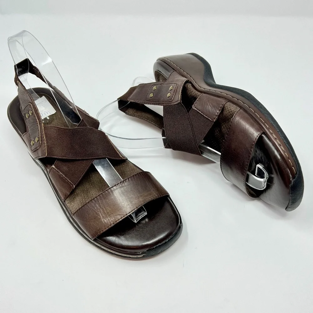 SoftWalk Women's brown leather comfort Strappy low wedge sandals size 7.5